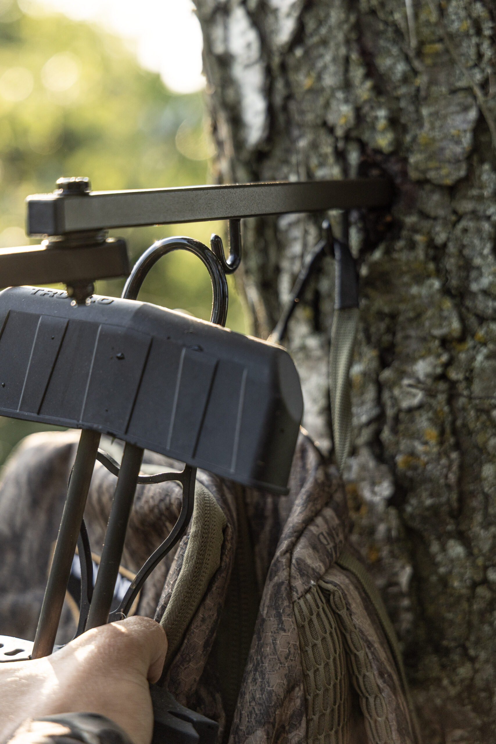 HME Folding Bow Hanger (HME-FBH-3) -F3007 Folding Bow Hanger